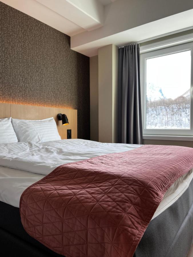 Frichs Ekspress Andalsnes Hotell Exteriör bild