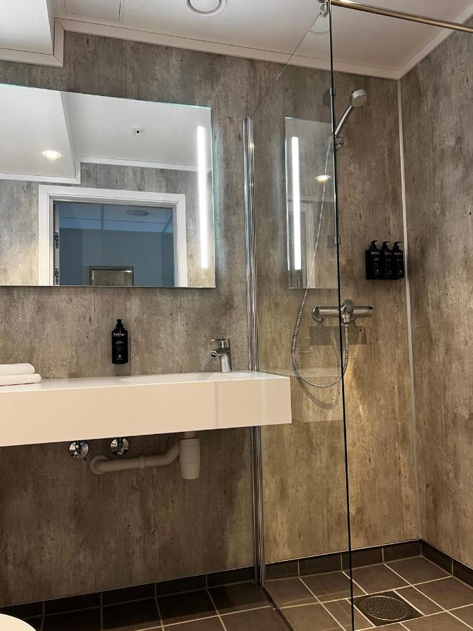 Frichs Ekspress Andalsnes Hotell Exteriör bild