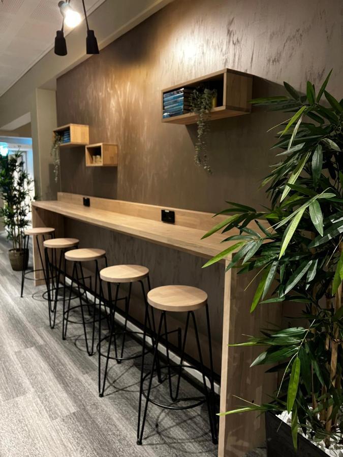Frichs Ekspress Andalsnes Hotell Exteriör bild