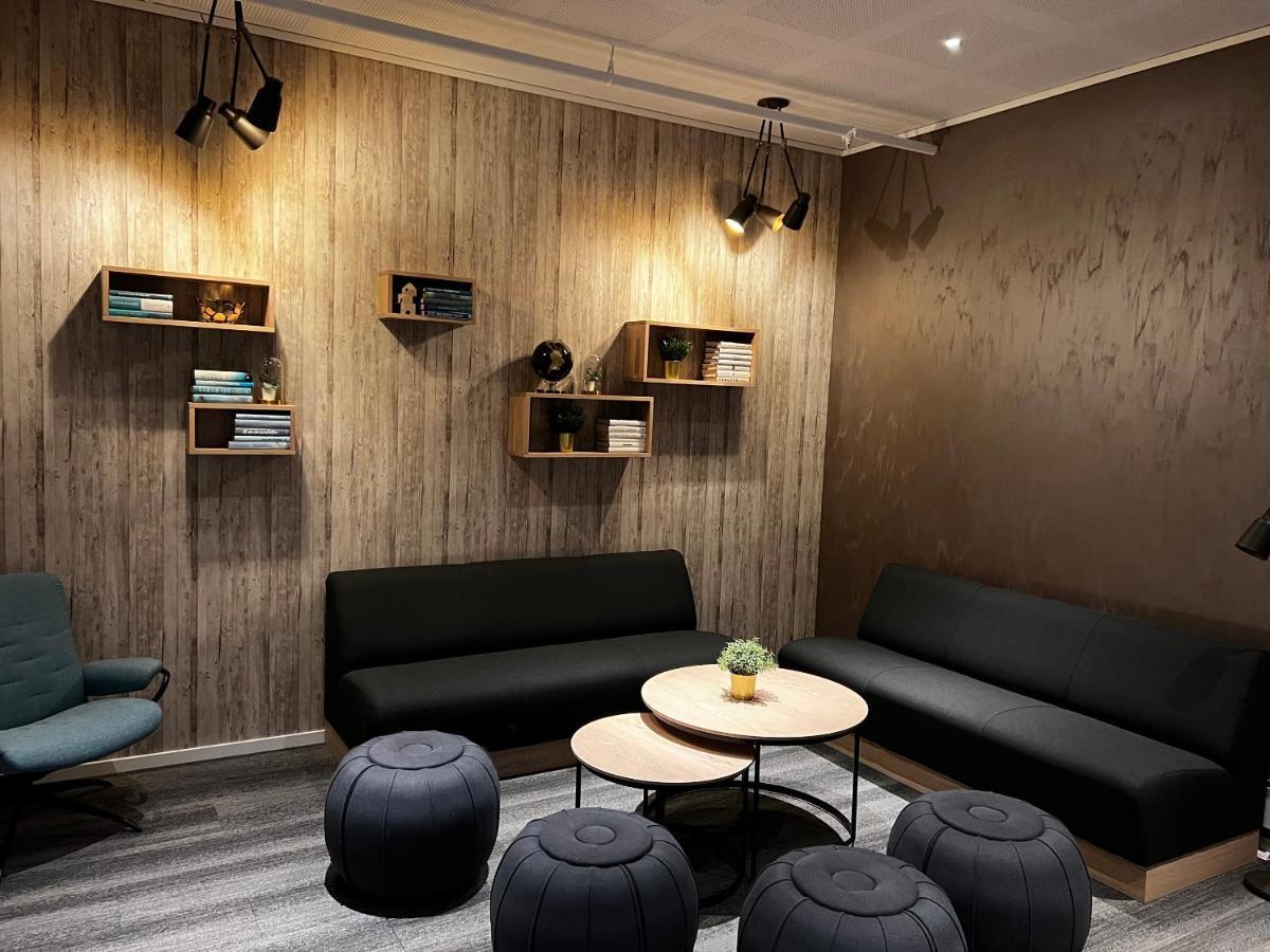 Frichs Ekspress Andalsnes Hotell Exteriör bild